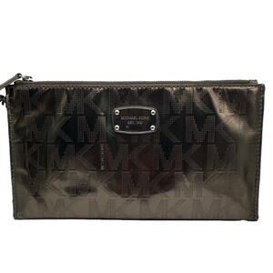 MICHAEL KORS Metallic Silver Signature Wristlet